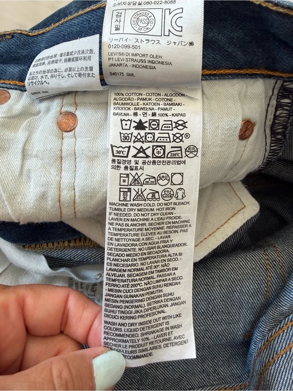 Levi’s 501 Men's 40x32 Blue Denim Jeans Button fly straight leg Flawed